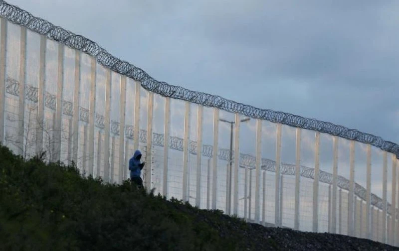 Ν. Μηταράκης: Επεκτείνουμε κατά 80 χλμ. τον φράχτη στον Έβρο